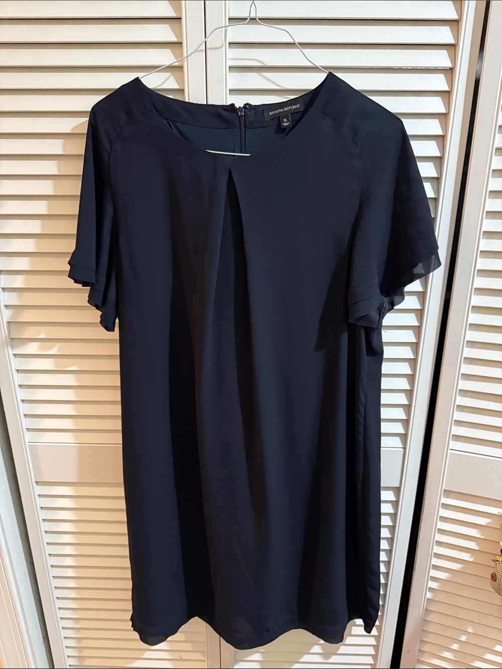Banana Republic Navy Short-Sleeve Pleat Shift Dress